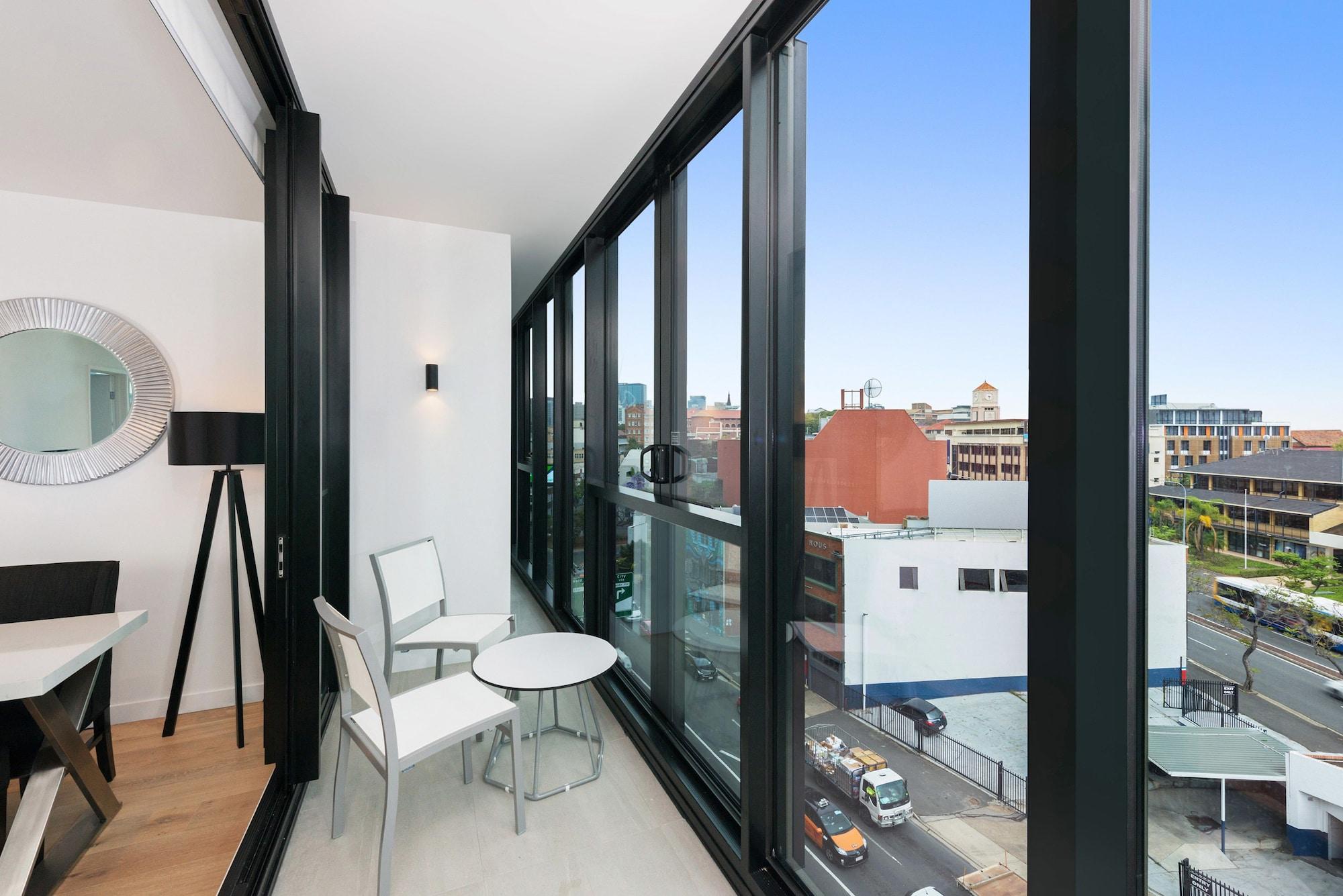 Fv By Peppers Aparthotel Brisbane Exterior photo A balcony in an apartment
